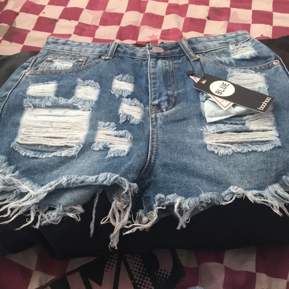 Boohoo high waisted shorts
